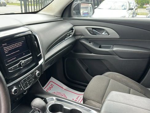 Used 2021 Chevrolet Traverse LS image 11