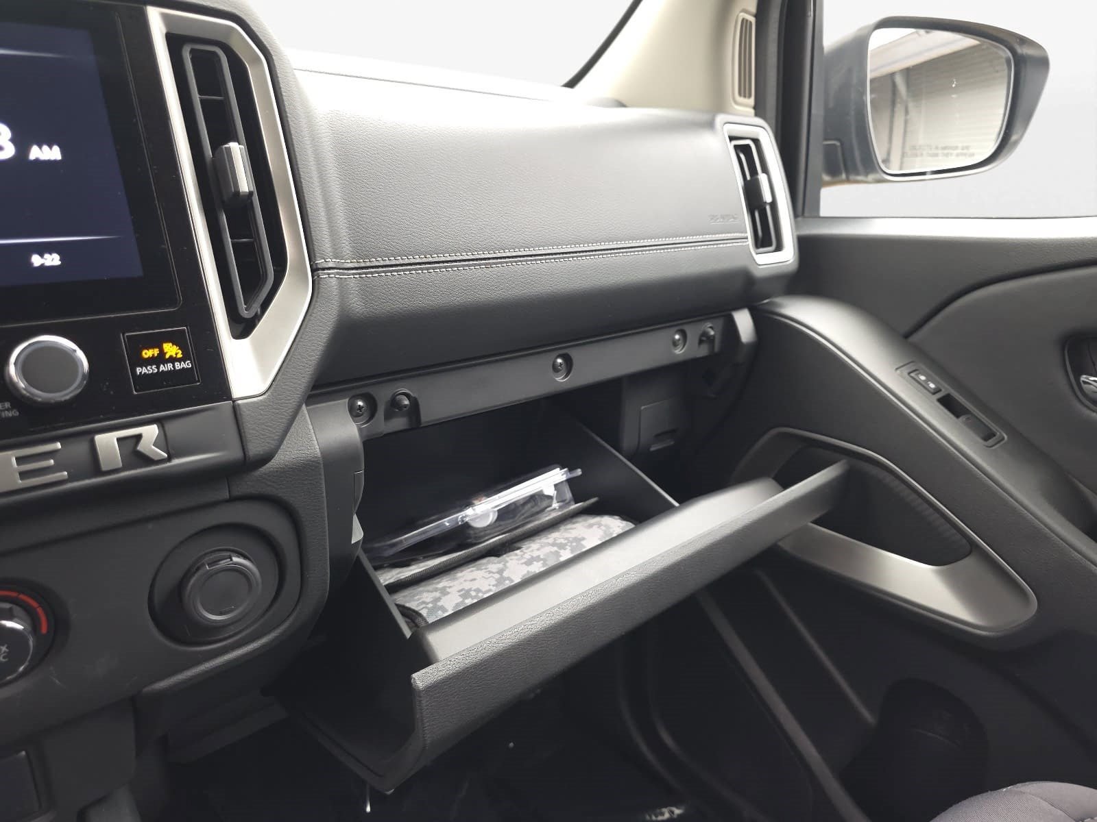 Used 2025 Nissan Frontier SV RWD image 26