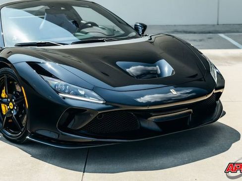 Used 2022 Ferrari F8 Tributo image 23