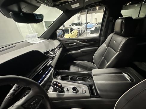 Used 2022 Cadillac Escalade Sport w/ Touring Package image 19