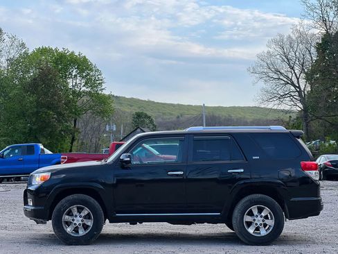 Used 2011 Toyota 4Runner SR5 w/ Convenience Pkg AWD/4WD image 3