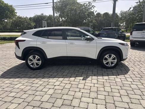 Used 2025 Chevrolet Trax LS FWD image 14