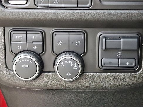 Used 2022 Chevrolet Tahoe LT w/ LT Signature Package image 26