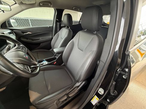 Used 2025 Buick Encore GX Preferred AWD/4WD image 35