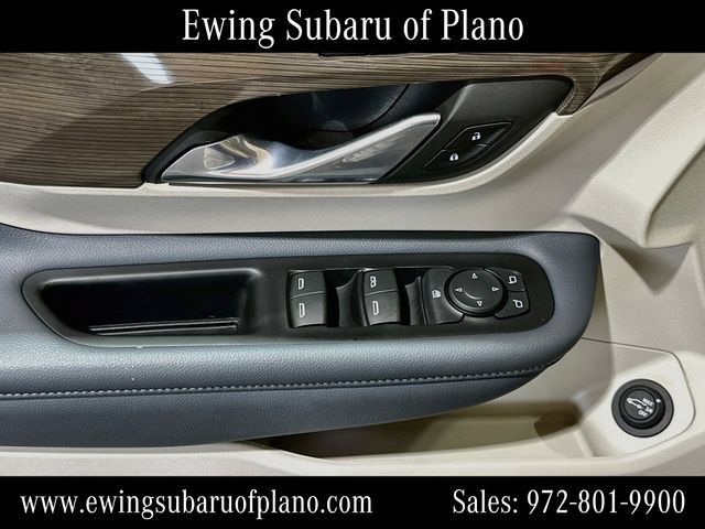 Used 2023 GMC Terrain Denali w/ Denali Premium Package AWD/4WD image 18