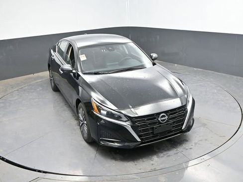 Used 2024 Nissan Altima 2.5 SV AWD/4WD image 35