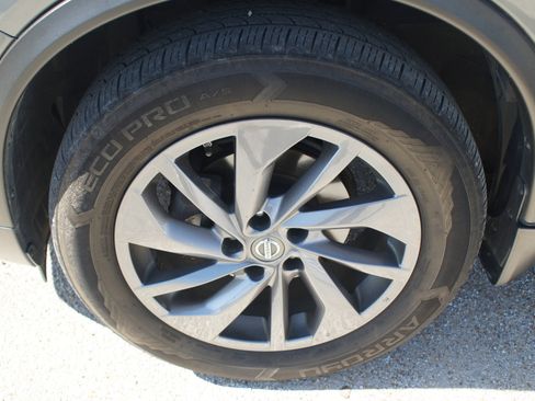 Used 2016 Nissan Rogue SL w/ SL Premium Package image 27