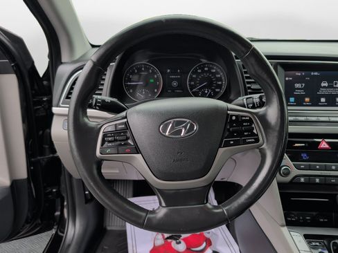 Used 2018 Hyundai Elantra Value Edition FWD image 13