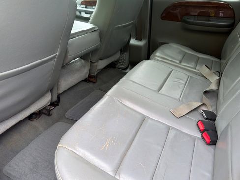 Used 2004 Ford F350 Lariat AWD/4WD image 12