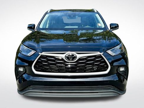 Used 2023 Toyota Highlander L image 2