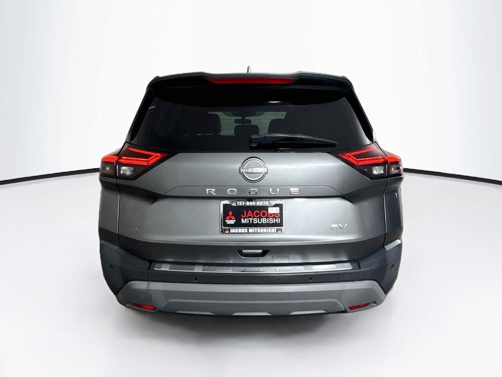 Used 2022 Nissan Rogue SV w/ SV Premium Package FWD image 5