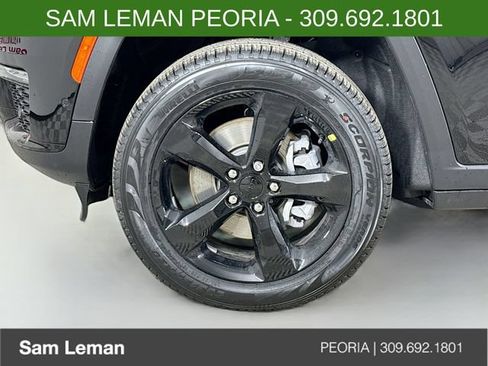 New 2025 Jeep Grand Cherokee L Limited w/ Luxury Tech Group II AWD/4WD image 32