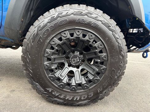 Used 2017 Toyota Tacoma TRD Off-Road w/ Tow Package AWD/4WD image 19