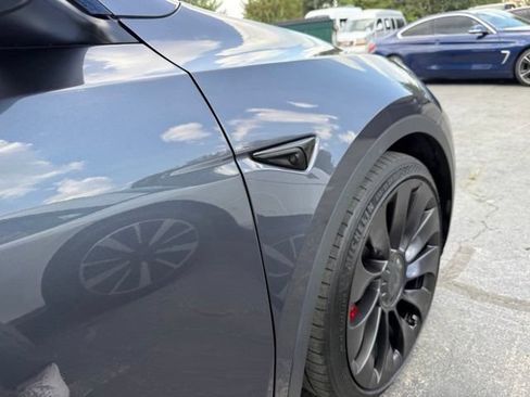 Used 2022 Tesla Model Y Performance AWD/4WD image 34