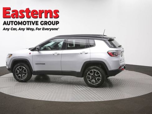 Used 2025 Jeep Compass Trailhawk w/ Trailer Tow Group AWD/4WD image 60