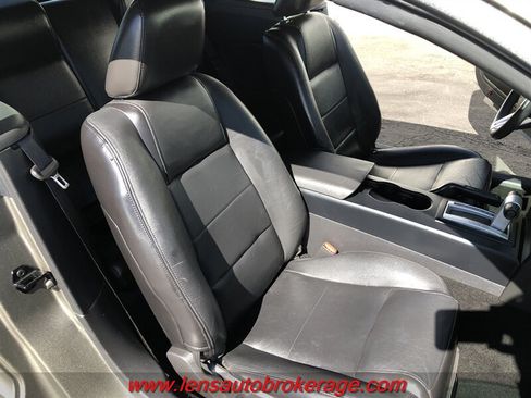 Used 2005 Ford Mustang Premium RWD image 24