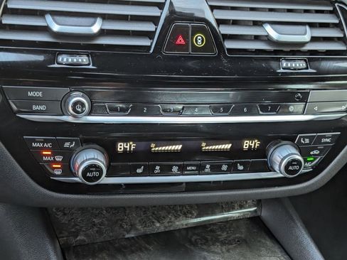 Certified 2023 BMW 530i w/ Premium Package image 20