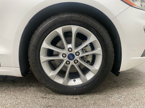 Used 2020 Ford Fusion SE image 19