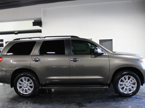 Used 2014 Toyota Sequoia Platinum RWD image 2