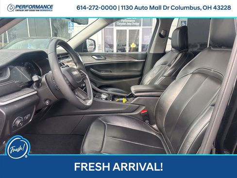 Used 2023 Jeep Grand Cherokee L Limited w/ Luxury Tech Group II image 15