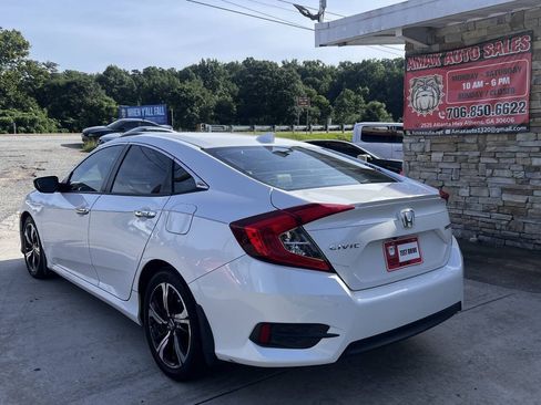 Used 2016 Honda Civic Touring image 4