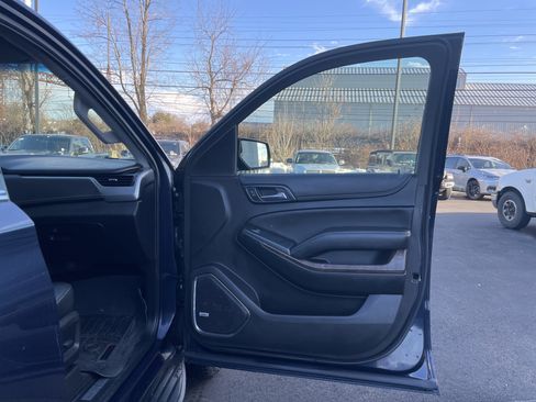 Used 2018 Chevrolet Suburban LT image 10