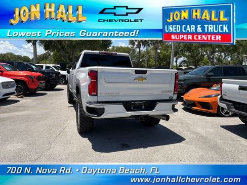 Used 2025 Chevrolet Silverado 3500 High Country w/ High Country Premium Package AWD/4WD image 7