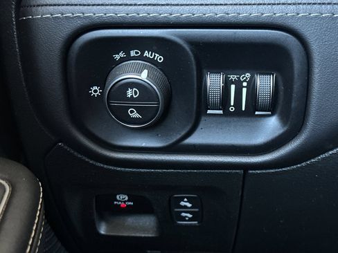 Used 2022 RAM 1500 Limited w/ Off-Road Group AWD/4WD image 30