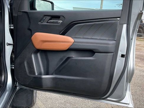 Used 2024 GMC Canyon AT4 w/ Canyon Safety Plus Package image 29