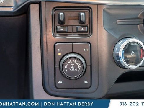 Used 2022 Ford F150 Lariat w/ Trailer Tow Package image 12