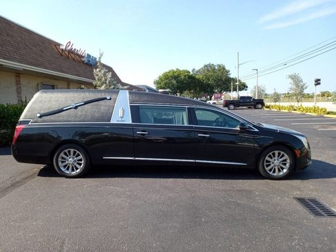 Used 2015 Cadillac XTS Hearse image 5
