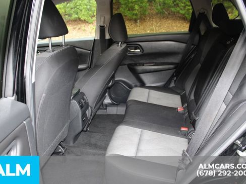 Used 2024 Nissan Rogue SV FWD image 17