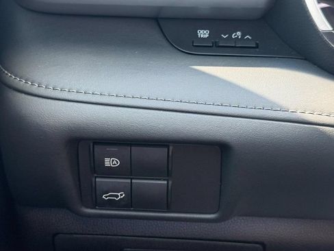 Used 2022 Toyota Highlander XLE FWD image 30