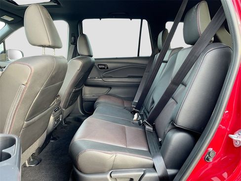 Used 2025 Honda Passport Black Edition image 24