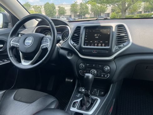 Used 2014 Jeep Cherokee Trailhawk w/ Comfort/Convenience Group AWD/4WD image 6