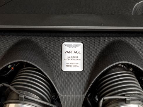 Used 2025 Aston Martin V8 Vantage Coupe image 61