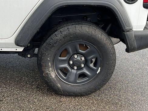 Used 2024 Jeep Wrangler Sport image 12