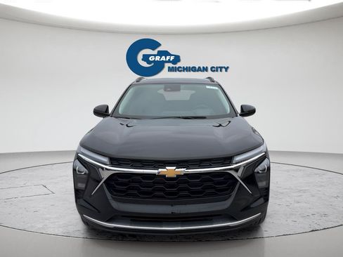 New 2026 Chevrolet Trax LT w/ Sunroof Package FWD image 7