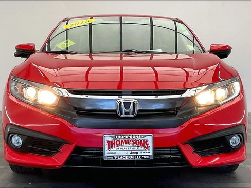 Used 2018 Honda Civic EX-T image 2