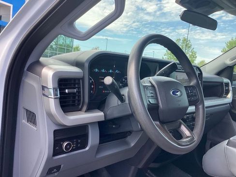Used 2023 Ford F250 XL w/ Snow Plow Prep Package AWD/4WD image 9