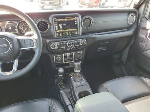 Used 2023 Jeep Gladiator Overland AWD/4WD image 24