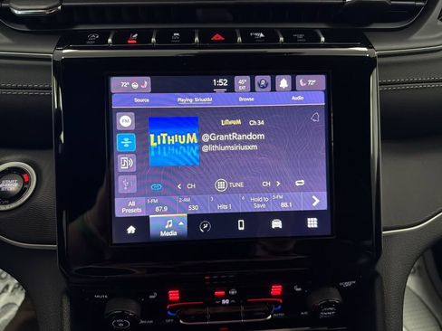 New 2025 Jeep Grand Cherokee Laredo X w/ Luxury Tech Group I AWD/4WD image 18