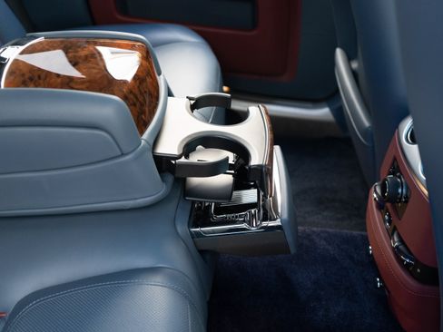 Used 2017 Rolls-Royce Ghost RWD image 34