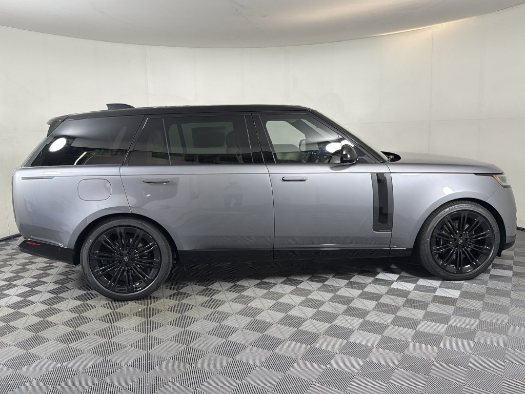 New 2027 Land Rover Range Rover Long Wheelbase Autobiography AWD/4WD image 12
