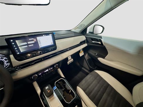 New 2026 Mitsubishi Outlander SE FWD image 8