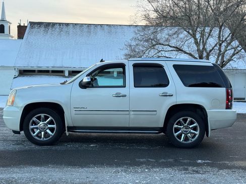 Used 2010 GMC Yukon Denali image 4