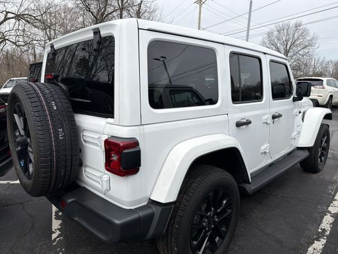 Used 2023 Jeep Wrangler Unlimited Sahara w/ Cold Weather Group AWD/4WD image 8