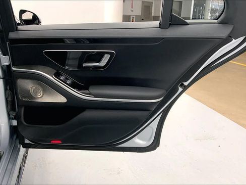 Certified 2022 Mercedes-Benz S 500 4MATIC image 12