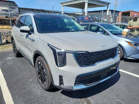 Used 2025 Kia Sorento S w/ Panoramic Sunroof Package FWD image 1