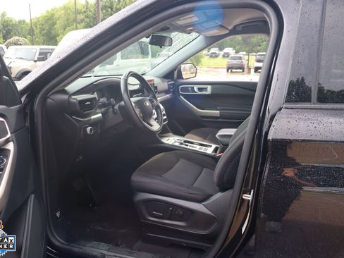 Used 2023 Ford Explorer XLT RWD image 23